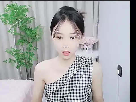 Snapshot of mili0923 chatting on October 17, 2025, 8:39 am mili0923 online show from October 17, 2025, 8:39 am