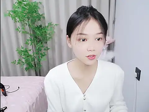 Snapshot of mili0923 chatting on October 19, 2025, 1:12 pm mili0923 online show from October 19, 2025, 1:12 pm