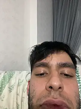 Snapshot of sertsikici20cm__ chatting on November 2, 2025, 12:02 am sertsikici20cm online show from November 2, 2025, 12:02 am