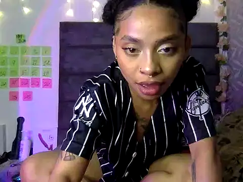 Snapshot of Tina_Dance chatting on December 18, 2025, 7:25 am Tina Dance online show from December 18, 2025, 7:25 am