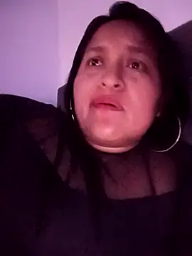 Snapshot of lucia00xx chatting on February 22, 2026, 3:29 am lucia00xx online show from February 22, 2026, 3:29 am