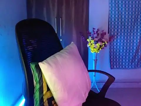 Snapshot of Roiseeee chatting on March 27, 2026, 5:46 am Roiseeee online show from March 27, 2026, 5:46 am