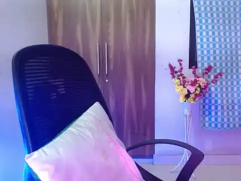 Snapshot of Roiseeee chatting on March 30, 2026, 4:57 am Roiseeee online show from March 30, 2026, 4:57 am