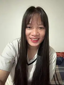 TrangNemo online show from November 17, 2025, 12:38 am