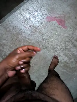 Snapshot of Bull_For_Cuckold_Realmeet chatting on October 20, 2025, 8:37 am Bull For Cuckold Realmeet online show from October 20, 2025, 8:37 am