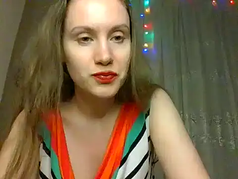 Snapshot of Lynirina chatting on July 18, 2026, 10:57 pm Lynirina online show from July 18, 2026, 10:57 pm