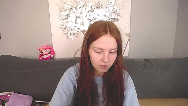 Evarey  online show from October 9, 2025, 4:32 am