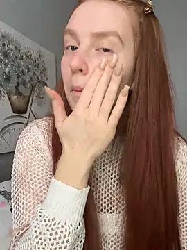 Evarey  online show from November 24, 2025, 6:24 am