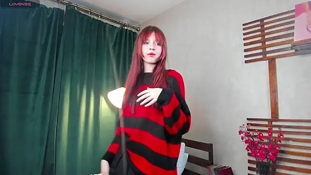  LucyStars  online show from October 16, 2025, 1:23 pm