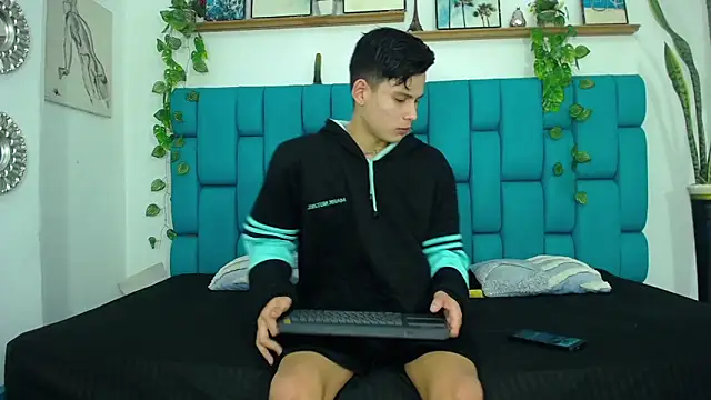 Brian hot online show from November 1, 2025, 7:49 pm