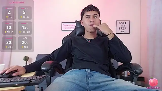 Snapshot of Alancum7 chatting on May 21, 2026, 1:29 pm Alancum7 online show from May 21, 2026, 1:29 pm
