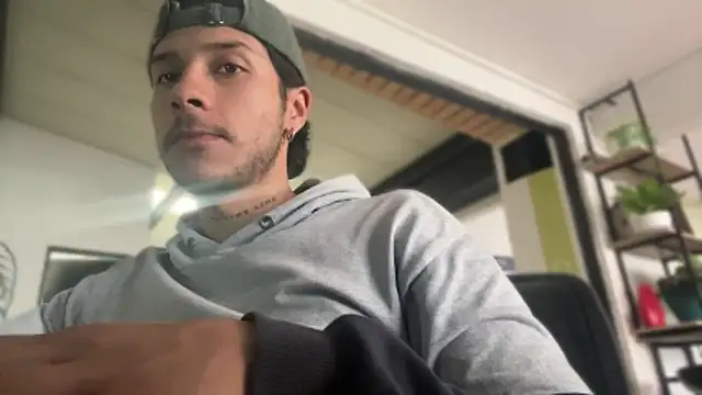 Snapshot of ErosDominant chatting on April 20, 2026, 7:15 pm ErosDominant online show from April 20, 2026, 7:15 pm