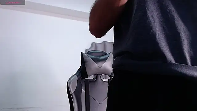 Rurik Jones online show from October 24, 2025, 12:01 pm