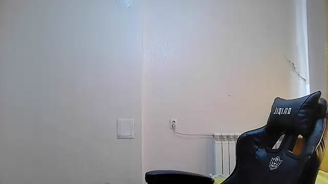 Snapshot of mastermute chatting on June 3, 2026, 7:55 am mastermute online show from June 3, 2026, 7:55 am
