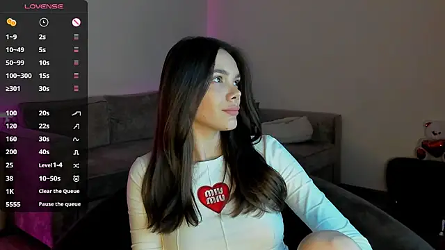 Snapshot of LeanaWILL chatting on October 17, 2025, 7:49 pm LeanaWILL online show from October 17, 2025, 7:49 pm