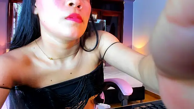 Snapshot of alissa__petite chatting on October 16, 2025, 11:44 am alissa petite online show from October 16, 2025, 11:44 am