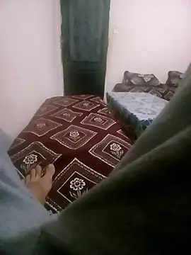 latarak321 online show from February 8, 2026, 8:01 pm