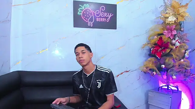 Little nicoll online show from December 14, 2025, 10:36 pm