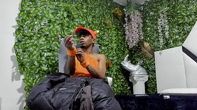 Snapshot of REDBRYAN_EBANO chatting on October 31, 2025, 7:48 pm REDBRYAN EBANO online show from October 31, 2025, 7:48 pm