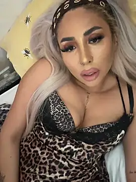 Snapshot of zara_bellexx chatting on March 3, 2026, 3:18 pm zara bellexx online show from March 3, 2026, 3:18 pm