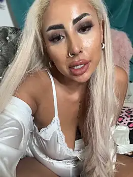 Snapshot of zara_bellexx chatting on June 13, 2026, 1:47 am zara bellexx online show from June 13, 2026, 1:47 am