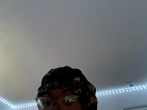 twerkaholic120 online show from November 6, 2025, 5:14 pm