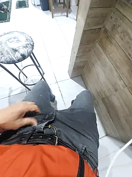 Snapshot of Merlin2310 chatting on November 16, 2025, 4:40 am Merlin2310 online show from November 16, 2025, 4:40 am