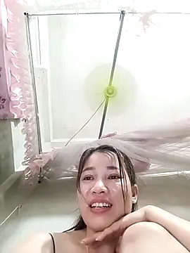 Snapshot of ladzy_sexy chatting on April 10, 2026, 7:07 pm ladzy sexy online show from April 10, 2026, 7:07 pm