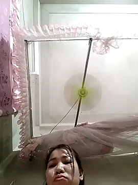 Snapshot of ladzy_sexy chatting on April 12, 2026, 9:09 pm ladzy sexy online show from April 12, 2026, 9:09 pm