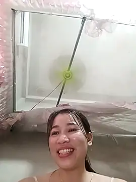 Snapshot of ladzy_sexy chatting on April 16, 2026, 1:50 am ladzy sexy online show from April 16, 2026, 1:50 am