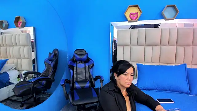 Snapshot of tania_reyes_ chatting on October 11, 2025, 3:28 am tania reyes  online show from October 11, 2025, 3:28 am