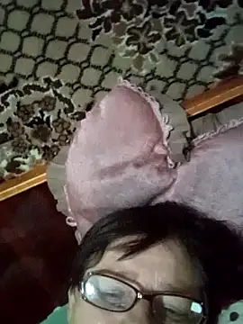 Snapshot of MilaCold5443 chatting on April 3, 2026, 6:28 pm MilaCold5443 online show from April 3, 2026, 6:28 pm