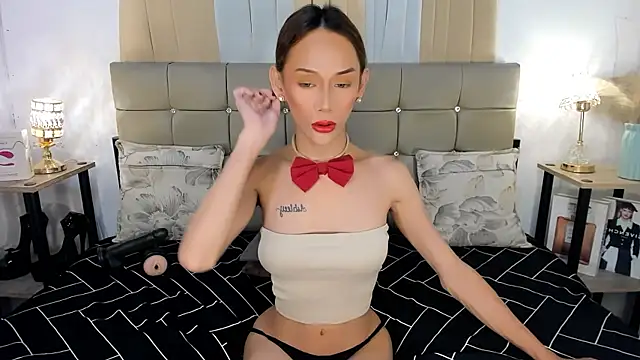 Snapshot of catiana_moore chatting on May 11, 2026, 4:26 pm catiana moore online show from May 11, 2026, 4:26 pm