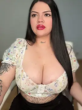 dulcemarianh  online show from April 13, 2026, 3:23 am