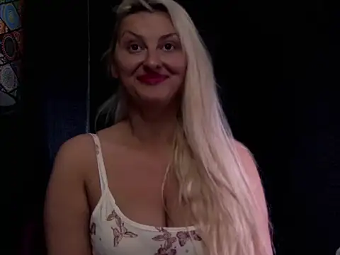 LeticiaReys online show from April 20, 2026, 11:35 am