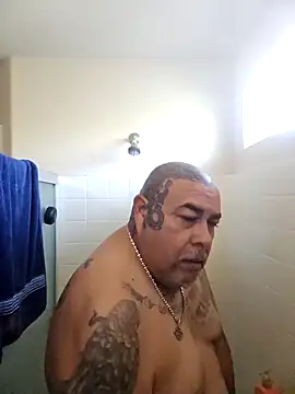 Snapshot of B1GLO chatting on February 21, 2026, 4:30 pm B1GLO online show from February 21, 2026, 4:30 pm