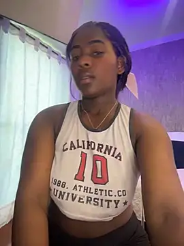 Snapshot of KarinaFlowers_ chatting on June 30, 2026, 12:28 pm KarinaFlowers online show from June 30, 2026, 12:28 pm