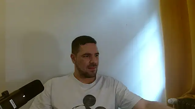 Snapshot of chibrax918 chatting on December 18, 2025, 11:05 am chibrax918 online show from December 18, 2025, 11:05 am