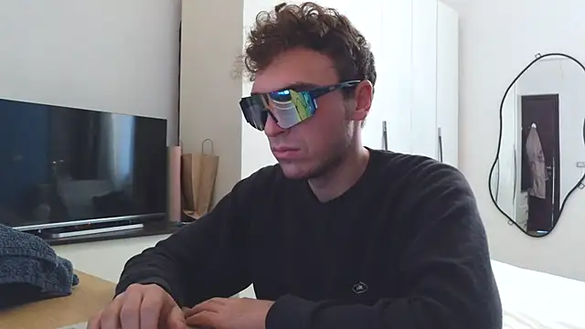 Snapshot of Kaeell chatting on November 12, 2025, 8:26 am Kaeell online show from November 12, 2025, 8:26 am