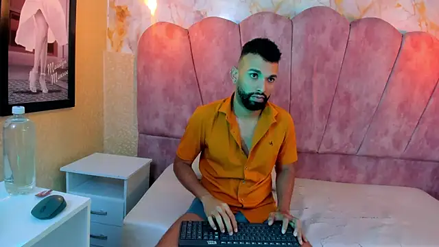 Snapshot of onlymen2025 chatting on October 10, 2025, 11:53 am onlymen2025 online show from October 10, 2025, 11:53 am