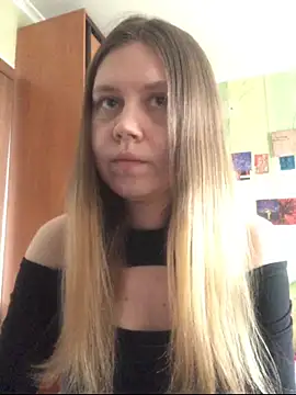 LunaVirelle online show from February 11, 2026, 10:42 am