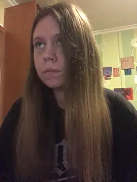 LunaVirelle online show from March 21, 2026, 4:32 pm