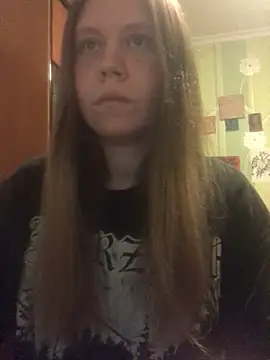 LunaVirelle online show from April 13, 2026, 5:18 pm