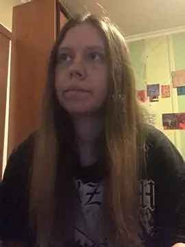 LunaVirelle online show from April 18, 2026, 8:20 pm