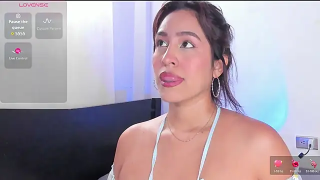 Snapshot of Nyxaraa chatting on November 11, 2025, 8:42 pm Nyxaraa online show from November 11, 2025, 8:42 pm