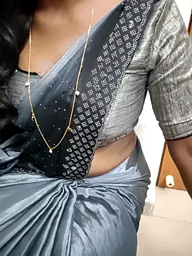 Snapshot of Tamilmallu-duskygirl03 chatting on February 4, 2026, 6:41 am Tamilmallu-duskygirl03 online show from February 4, 2026, 6:41 am