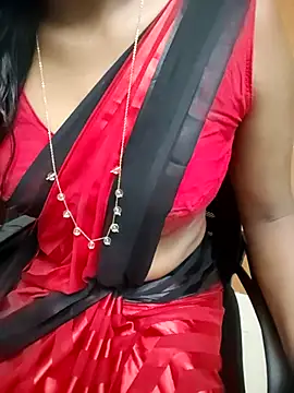 Snapshot of Tamilmallu-duskygirl03 chatting on February 6, 2026, 4:50 am Tamilmallu-duskygirl03 online show from February 6, 2026, 4:50 am