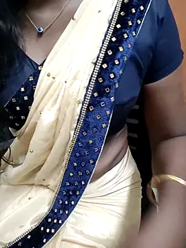 Snapshot of Tamilmallu-duskygirl03 chatting on March 4, 2026, 5:24 am Tamilmallu-duskygirl03 online show from March 4, 2026, 5:24 am