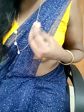 Snapshot of Tamilmallu-duskygirl03 chatting on March 12, 2026, 11:16 am Tamilmallu-duskygirl03 online show from March 12, 2026, 11:16 am