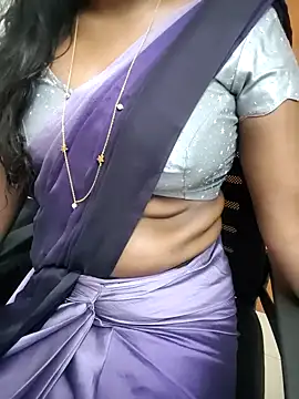 Snapshot of Tamilmallu-duskygirl03 chatting on March 15, 2026, 5:24 am Tamilmallu-duskygirl03 online show from March 15, 2026, 5:24 am